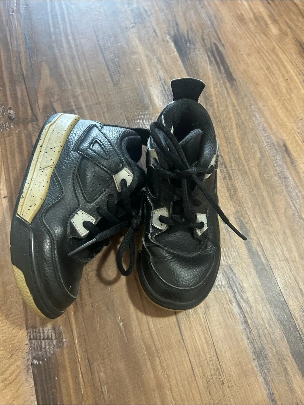 10 Pairs of shoes 9c-12c